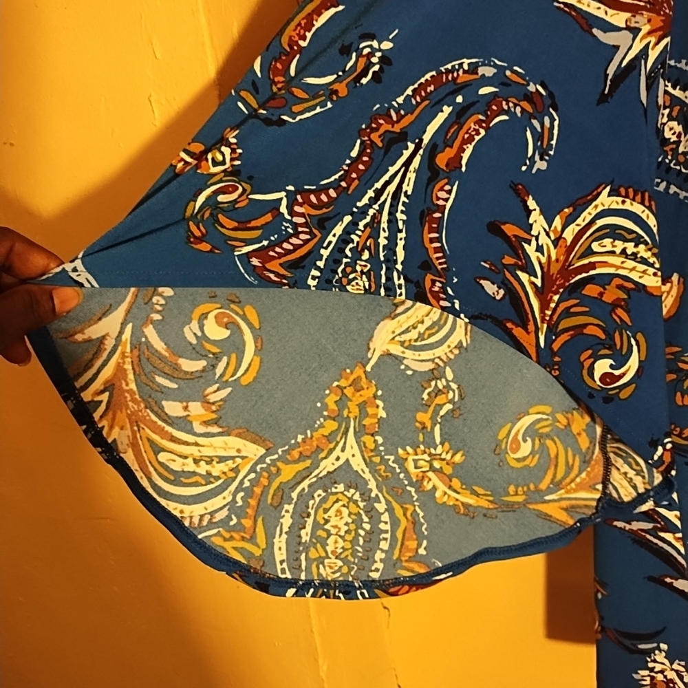 Chico's 0 blue Paisley tunic 3/4 flare/flutter Slvr round neck poly/Spndx - Picture 9 of 11